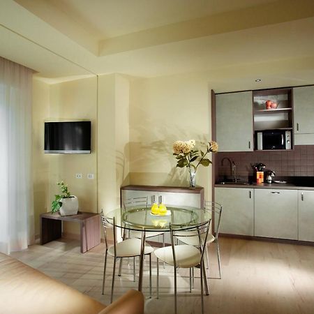 Residence Elisabetta Cesenatico Kültér fotó
