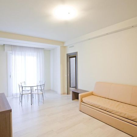 Residence Elisabetta Cesenatico Kültér fotó