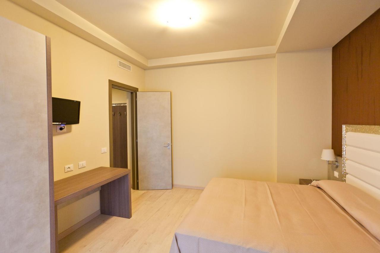 Residence Elisabetta Cesenatico Kültér fotó