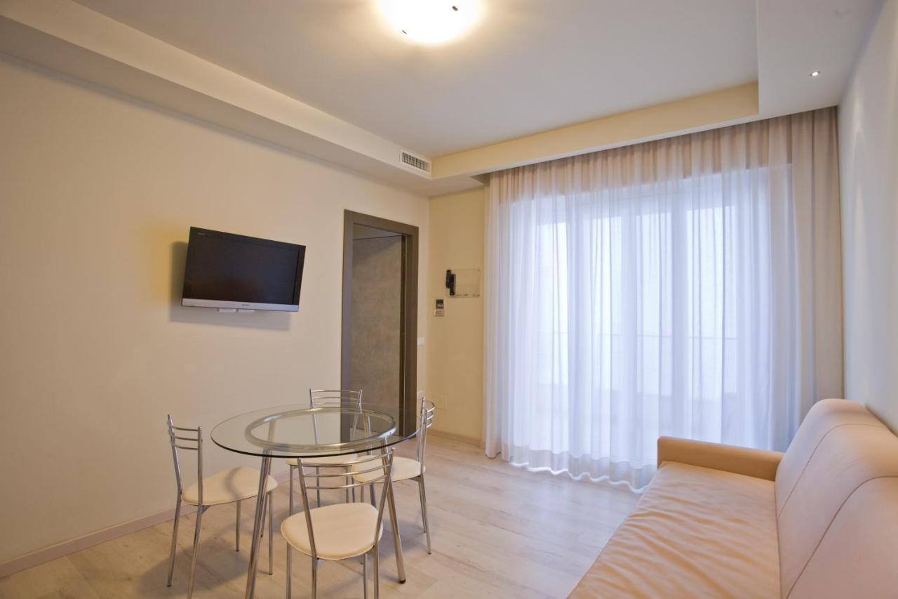 Residence Elisabetta Cesenatico Kültér fotó