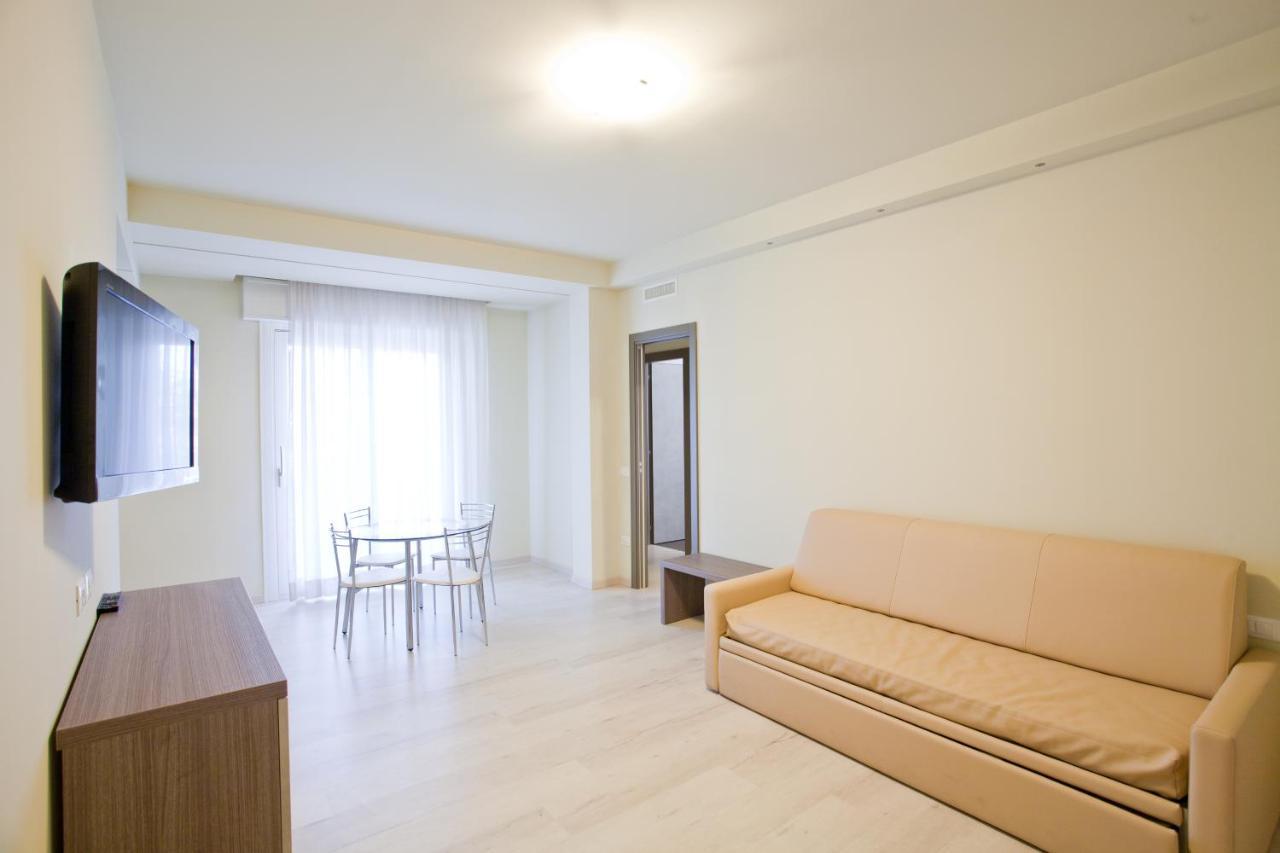 Residence Elisabetta Cesenatico Kültér fotó