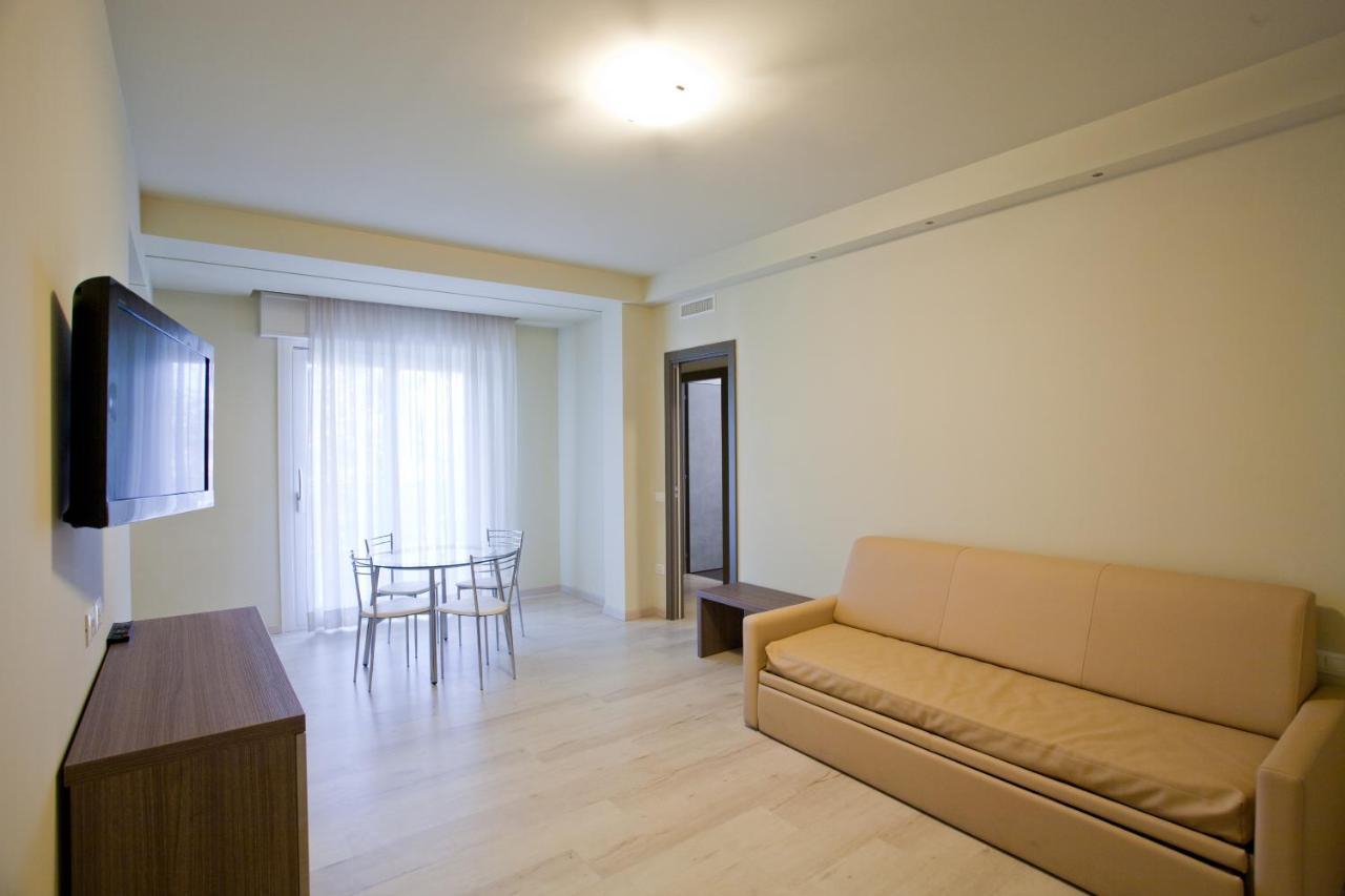 Residence Elisabetta Cesenatico Kültér fotó