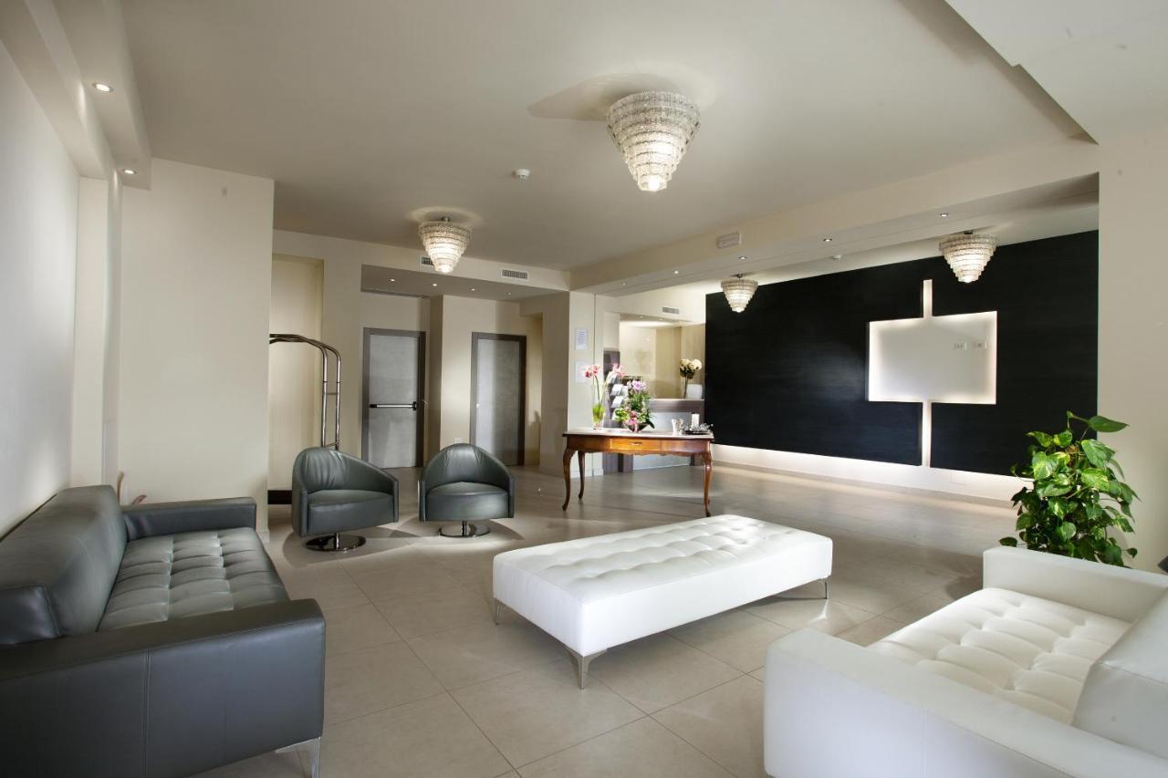 Residence Elisabetta Cesenatico Kültér fotó