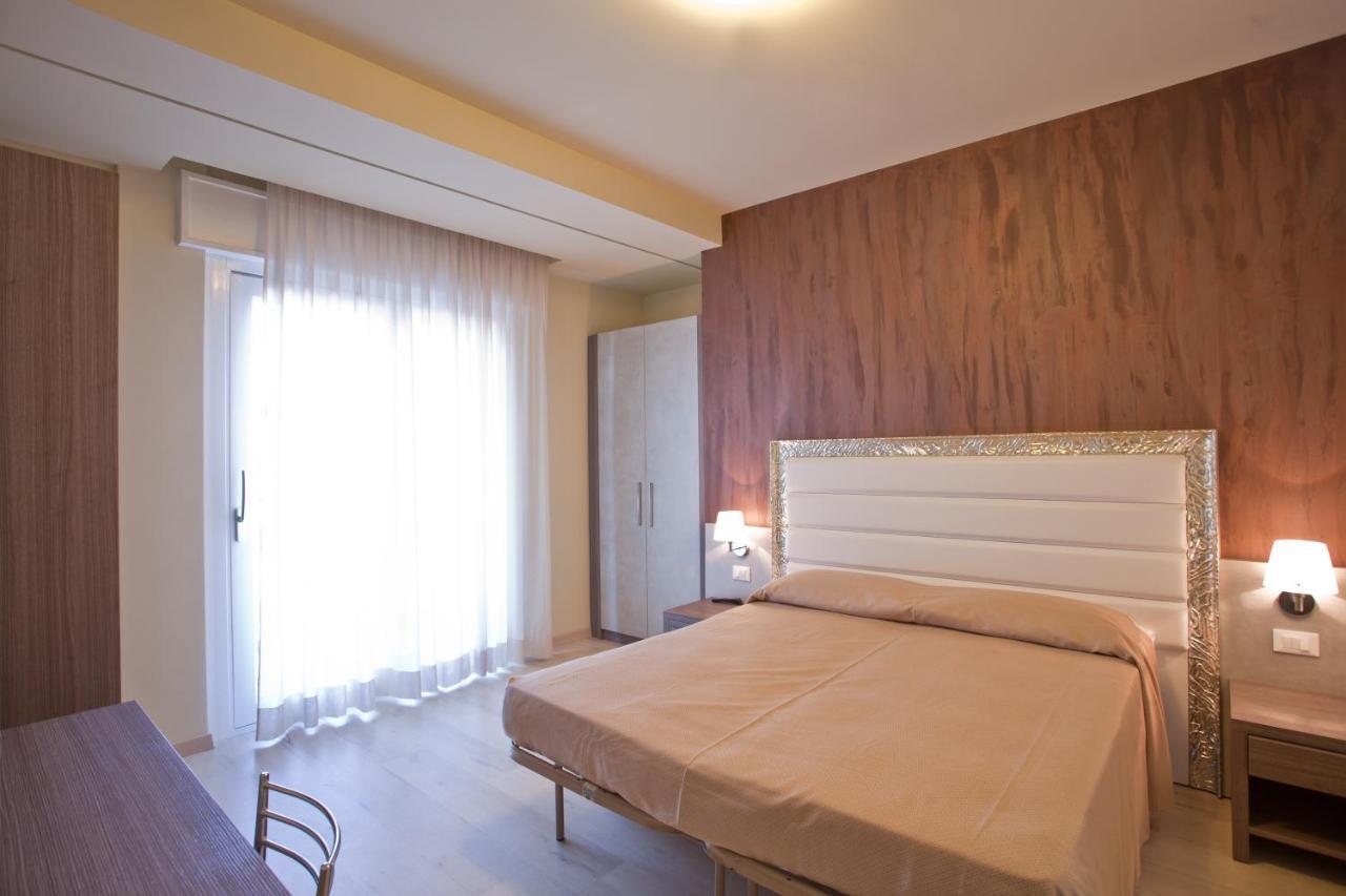 Residence Elisabetta Cesenatico Kültér fotó