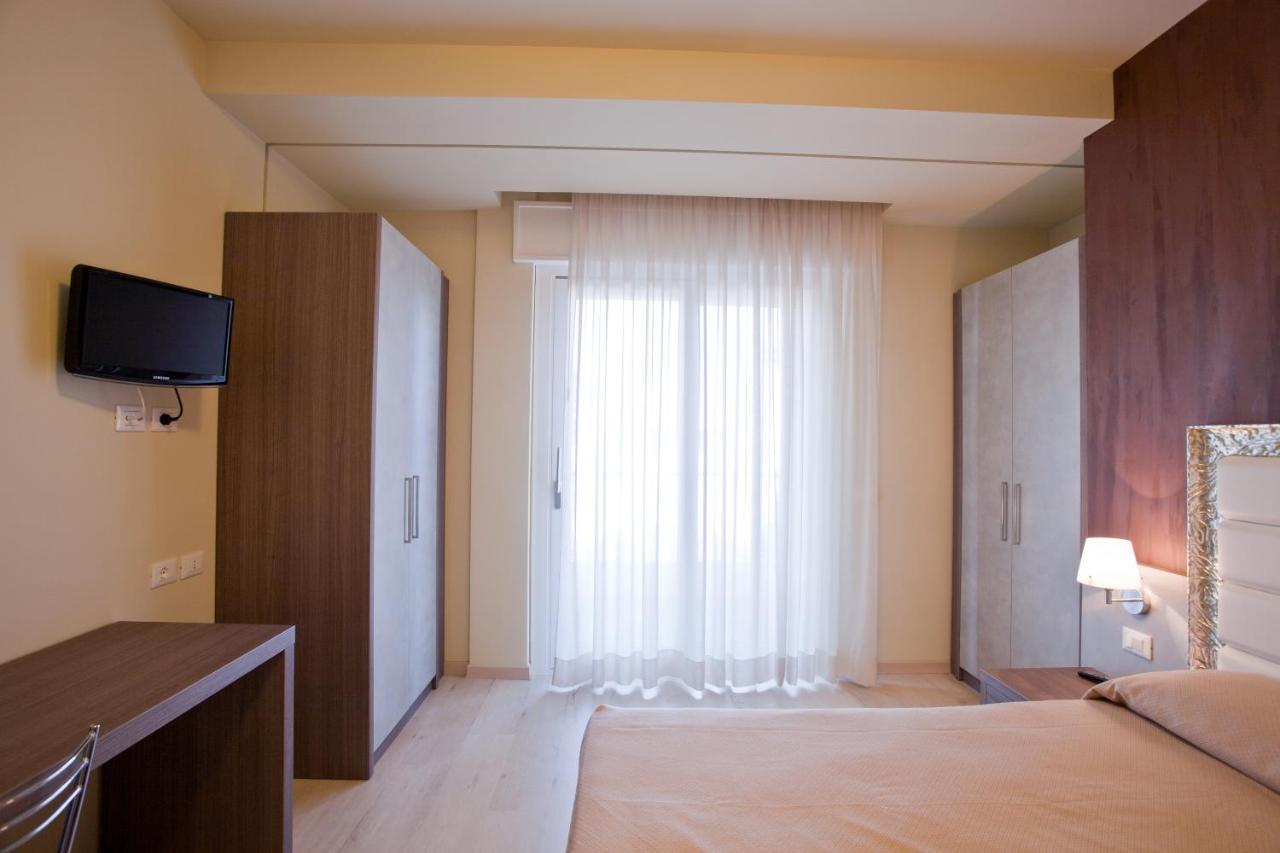 Residence Elisabetta Cesenatico Kültér fotó