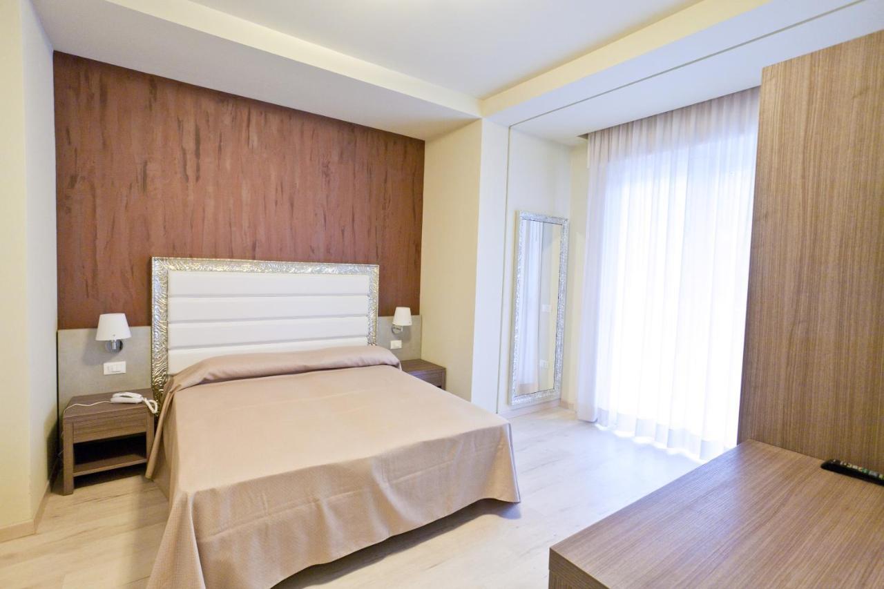 Residence Elisabetta Cesenatico Kültér fotó
